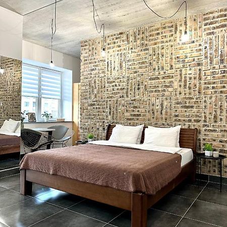 Designer Apartments In The City Center Ривне Екстериор снимка
