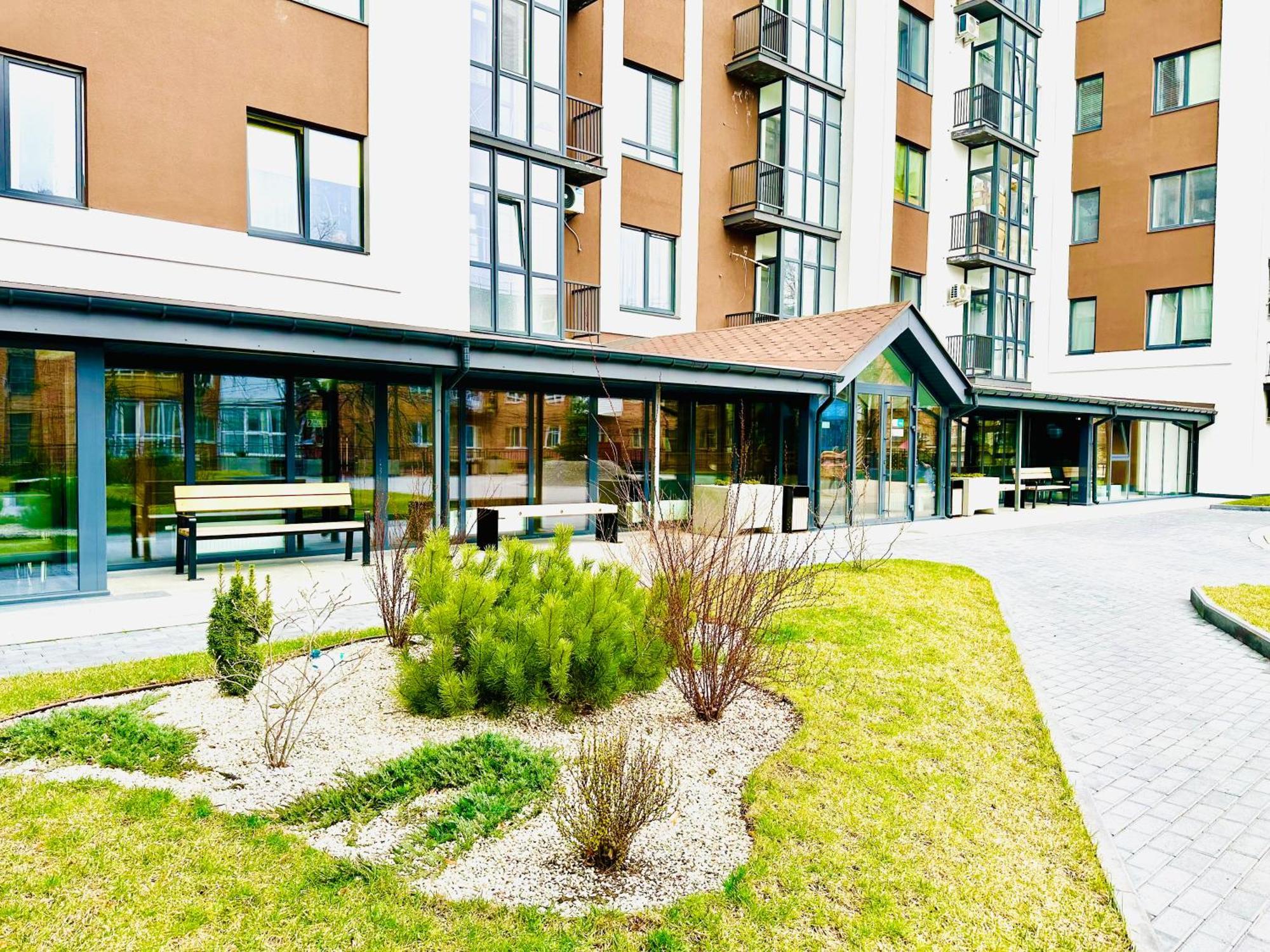 Designer Apartments In The City Center Ривне Екстериор снимка