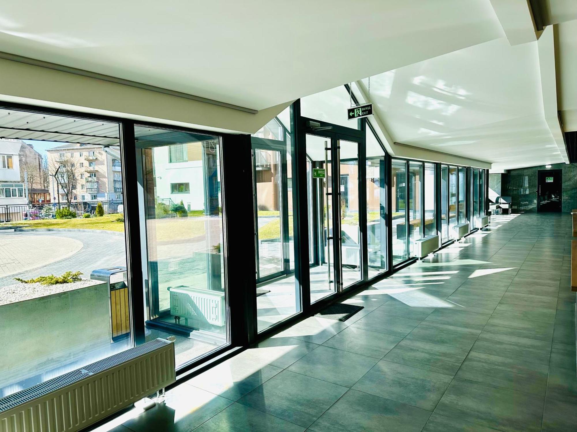 Designer Apartments In The City Center Ривне Екстериор снимка